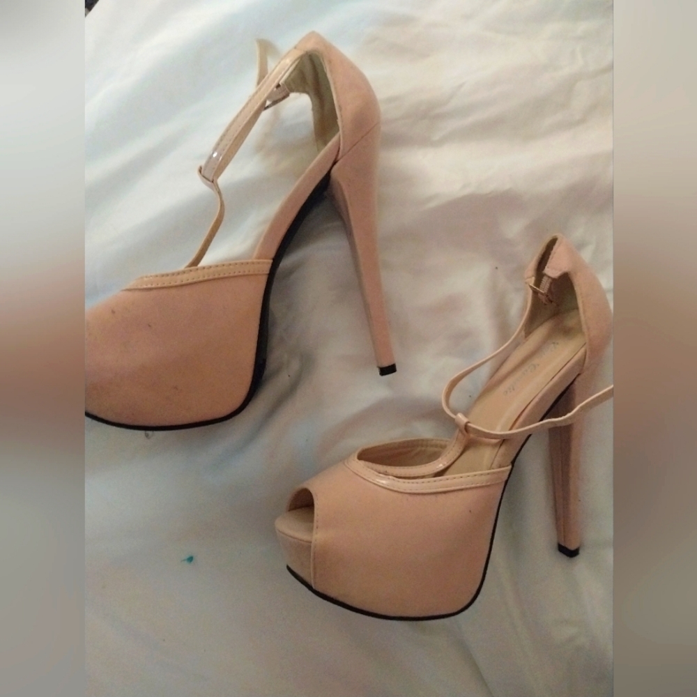 Heels eye candie heels